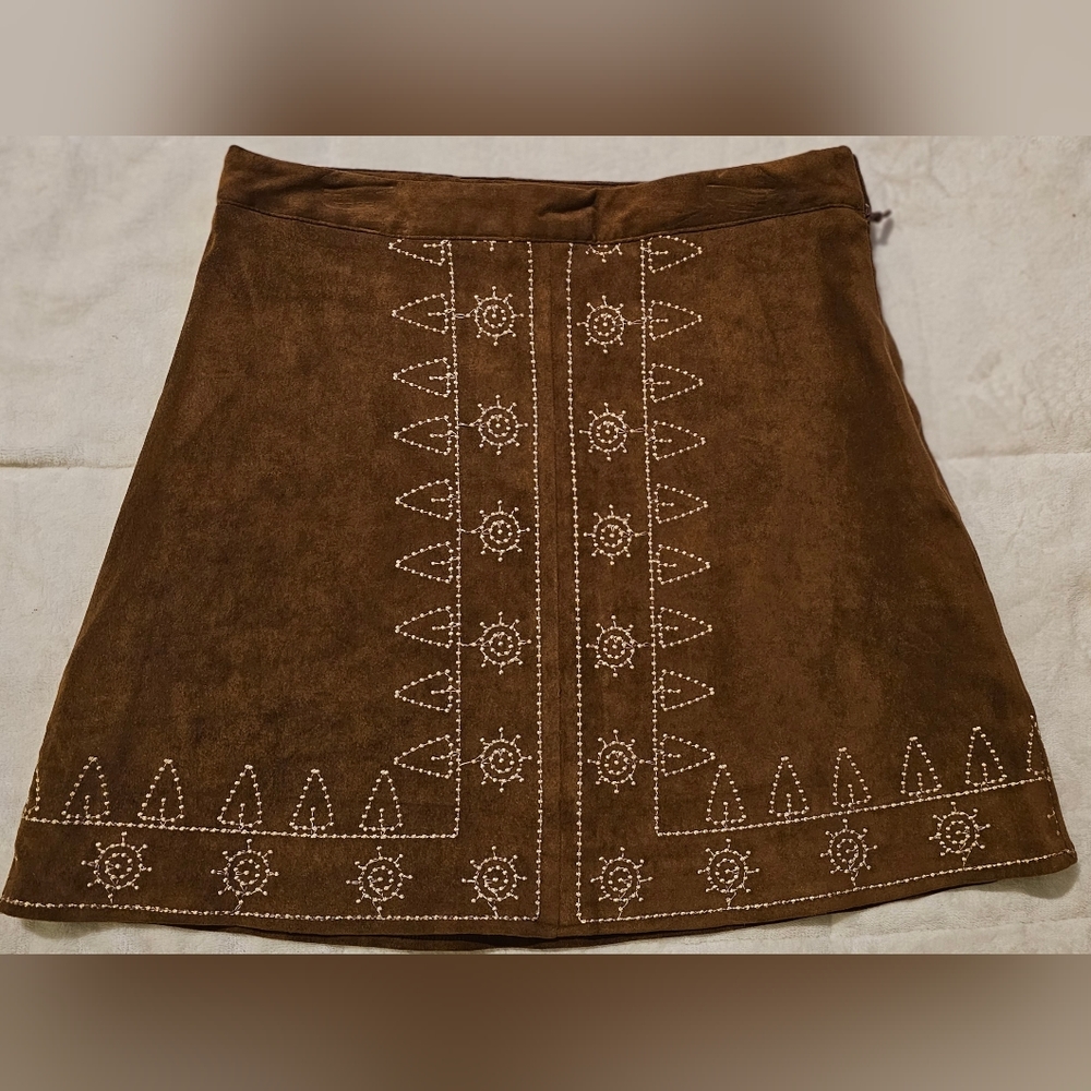 Brand New Sadie & Sage Embroidered Suede-feel Skirt Boho Style Size Small